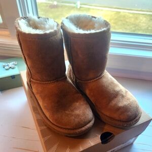 KIDS UGGS Toddler SZ 11 - Chestnut